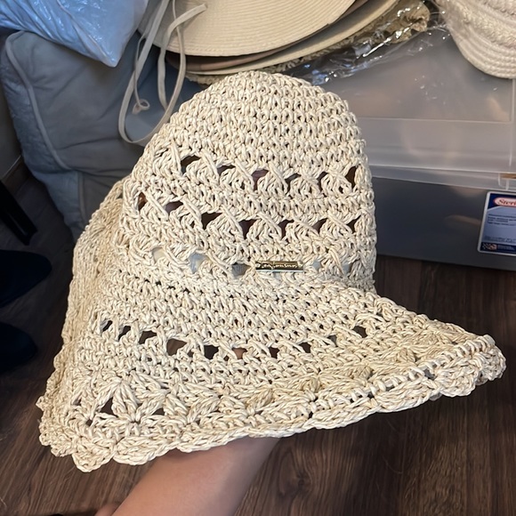 Crochet hat - Picture 2 of 4